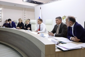 Руководитель Росприроднадзора Светлана Радионова представила министру природных ресурсов и экологии России Александру Козлову  Геопортал